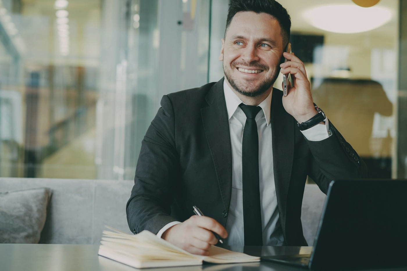 Колектори: дозволені контакти, вимоги до поведінки та захист боржника